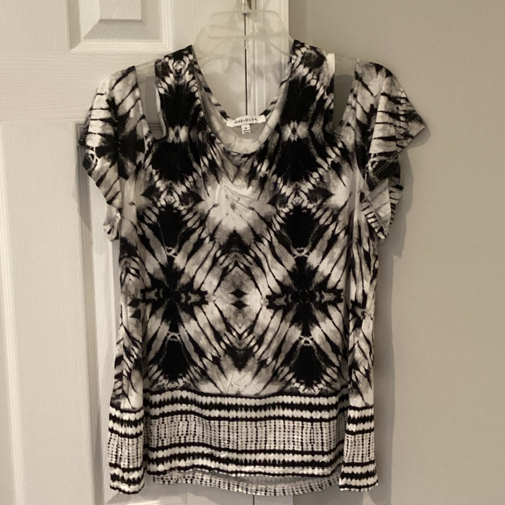 Rose & Olive Black and White Patterned Top